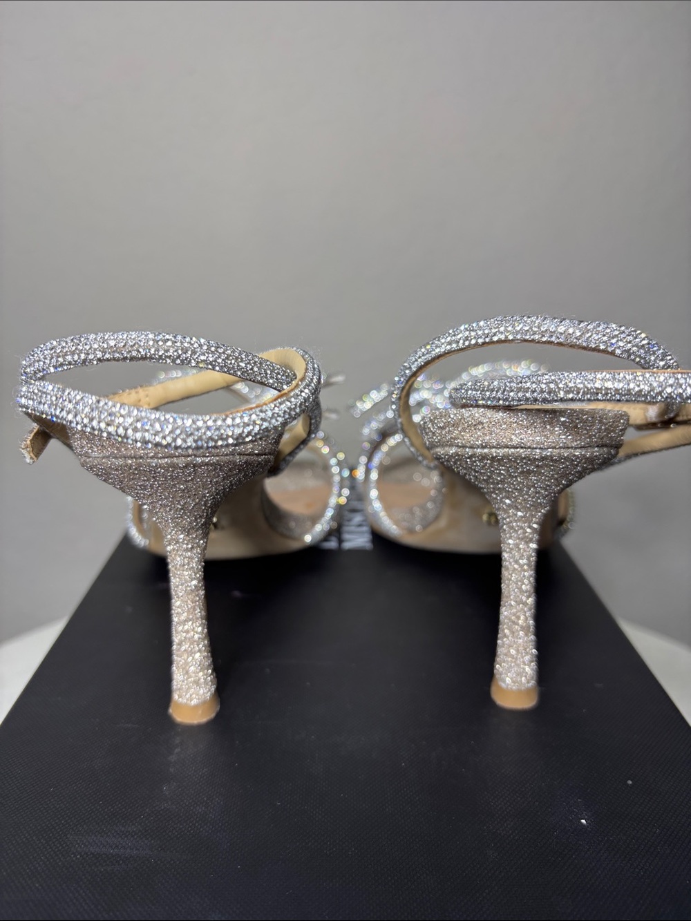 Badgley Mischka Jewel Rhinestone Bow
Heels Silver Ankle Strap Sandals 6.5 - Picture 7 of 10